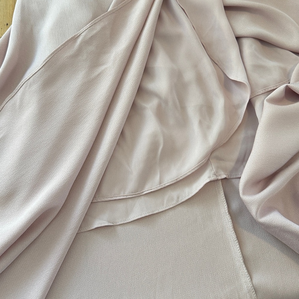 ASTR Delaney Flutter Sleeve MIDI Dress Size M - Picture 8 of 11